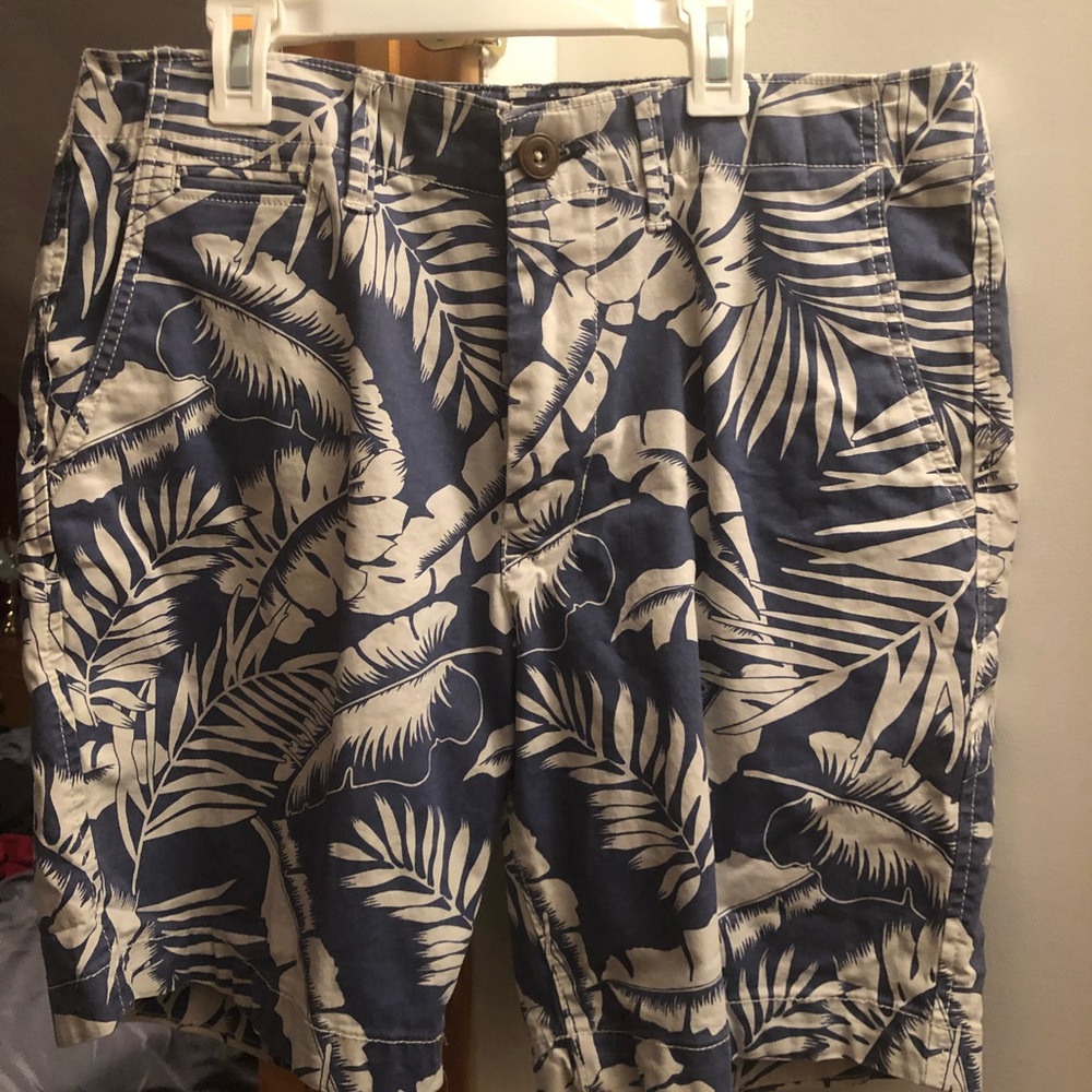 American Eagle Men’s Floral Shorts